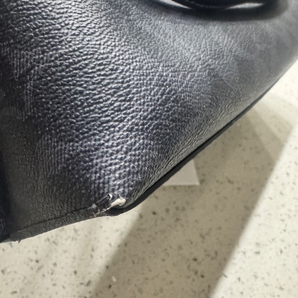 Mollie Tote Bag In Signature Canvas - Picture 11 of 11